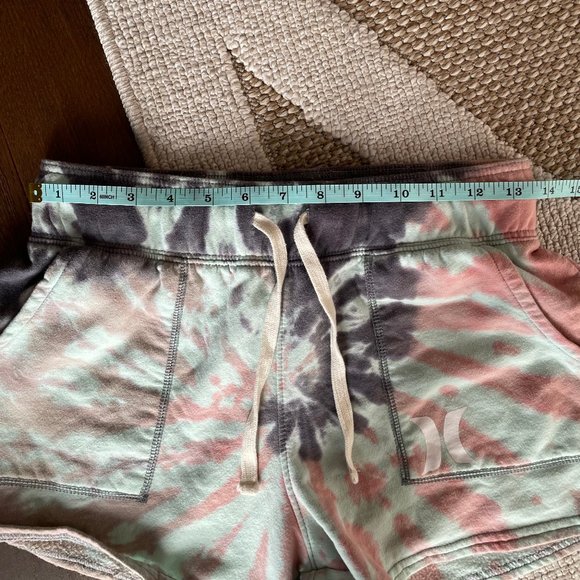 Hurley Womens Tie-Dye Fleece Sweater + Shorts Lounge Set Bundle - Picture 4 of 8